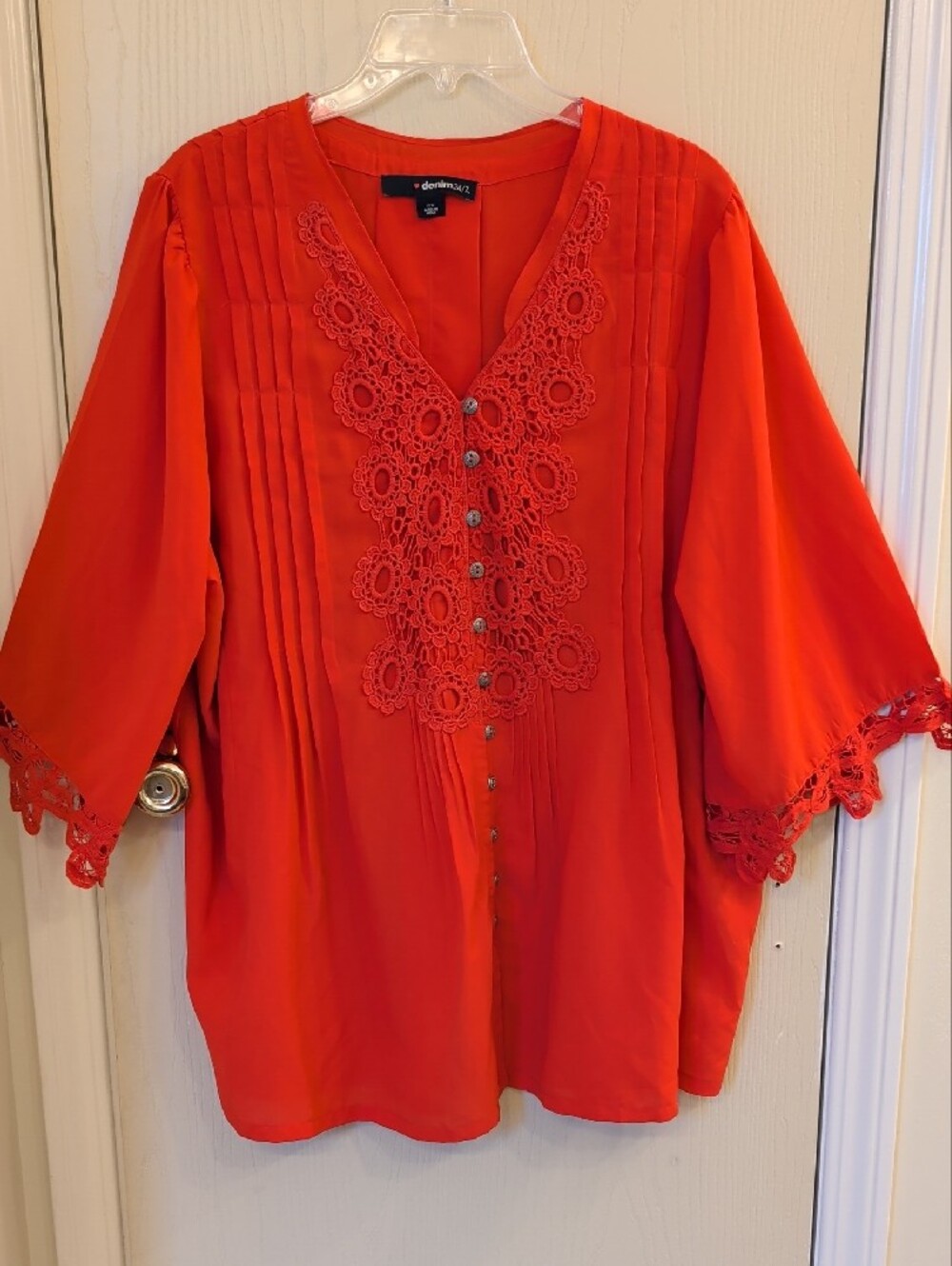 Denim 24/7 Red V-Neck Button Front Blouse with Lace Trim Size 18